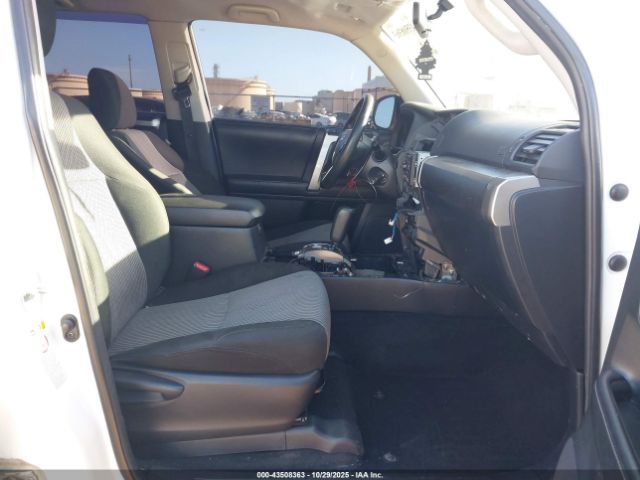 Toyota 4Runner Image 7