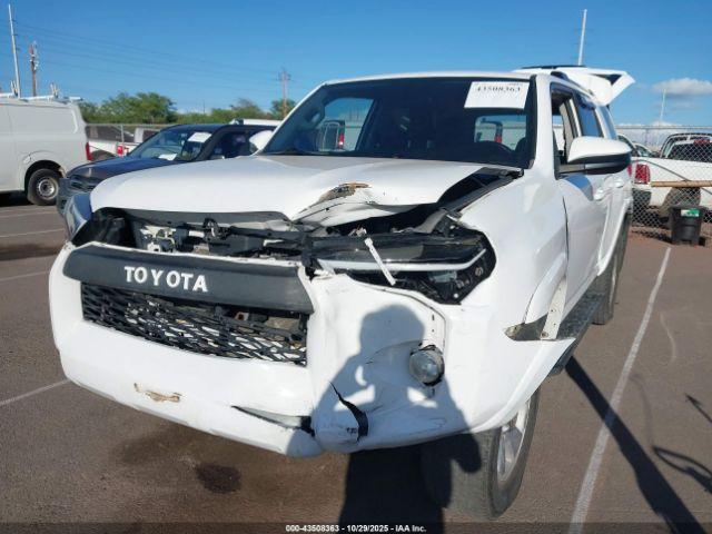 Toyota 4Runner Image 8