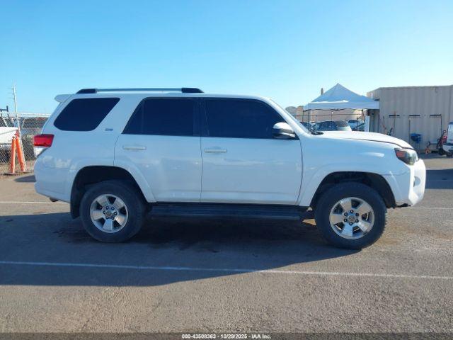 Toyota 4Runner Image 17