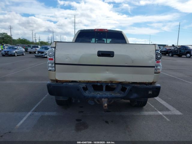 Toyota Tundra Limited 5.7l V8 Image 8