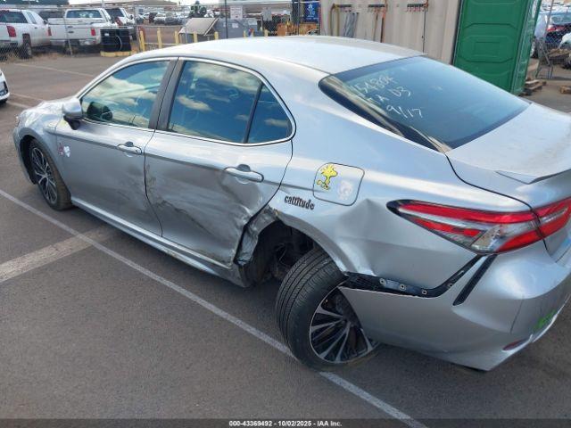 Toyota Camry Se Image 13