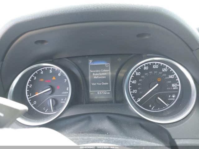 Toyota Camry Se Image 8