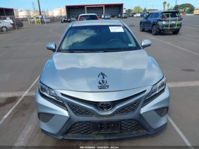 Toyota Camry Se Image 9