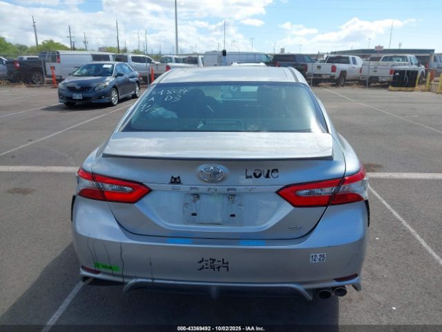 Toyota Camry Se Image 15