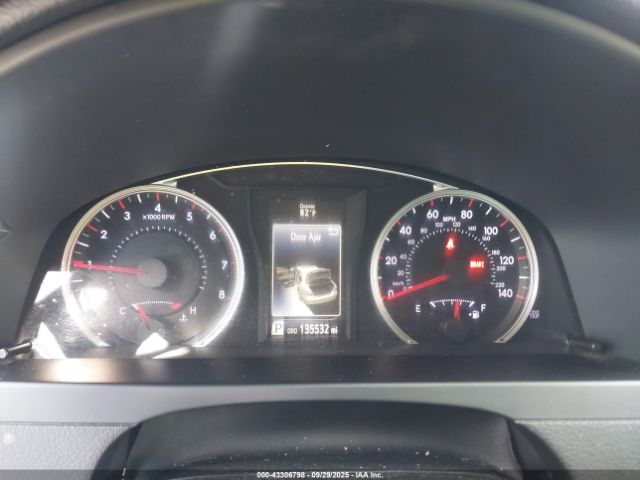 Toyota Camry Se Image 15