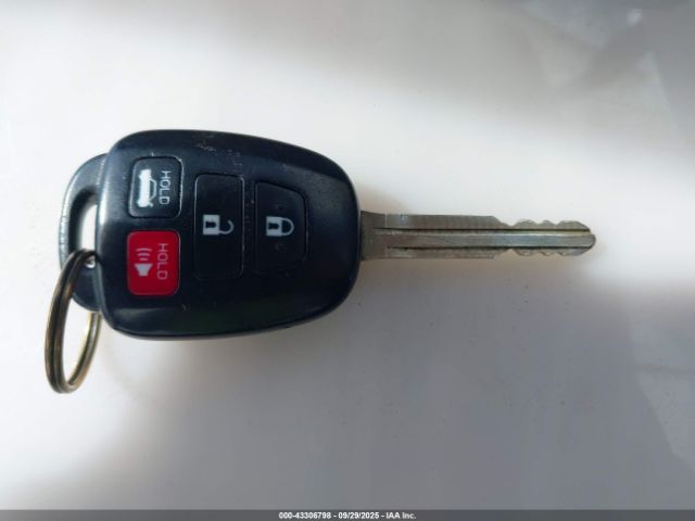 Toyota Camry Se Image 4