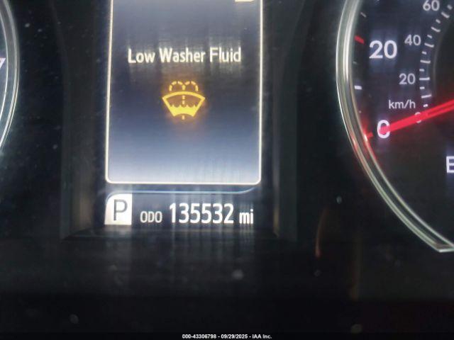 Toyota Camry Se Image 11