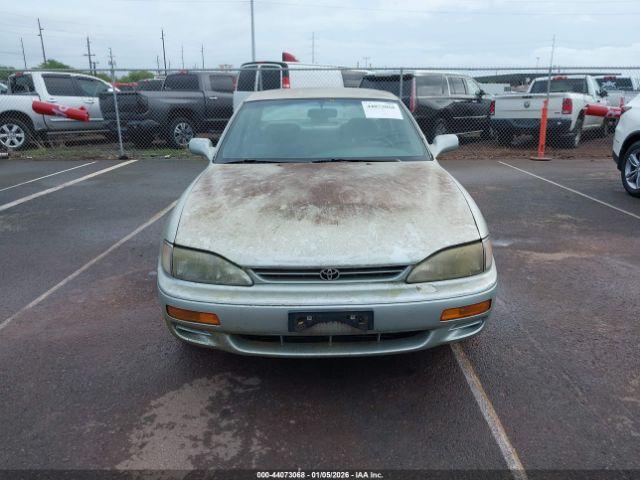 Toyota Camry Image 8