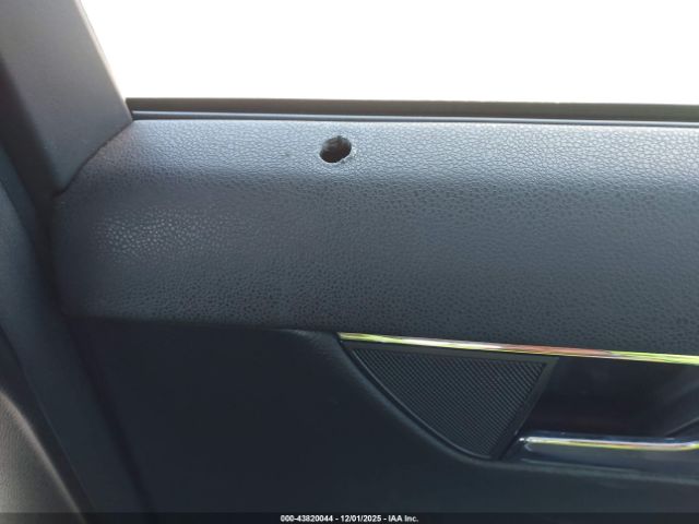 Mercedes-Benz C-Class Sport Image 10