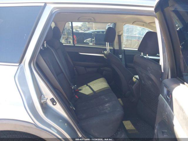 Subaru Outback 2.5i Premium Image 8