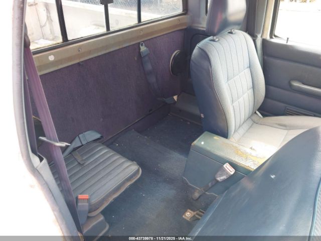 Nissan Truck King Cab Xe Image 7