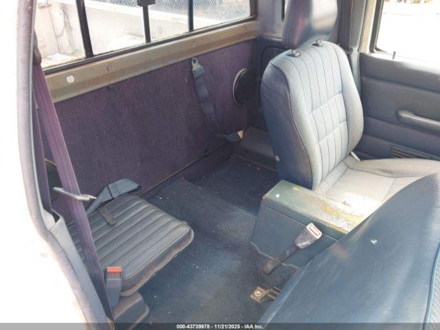 Nissan Truck King Cab Xe Image 7