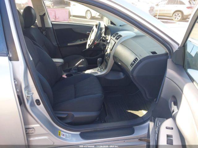 Toyota Corolla S Image 11