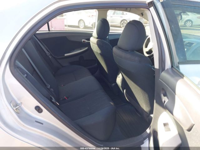 Toyota Corolla S Image 8