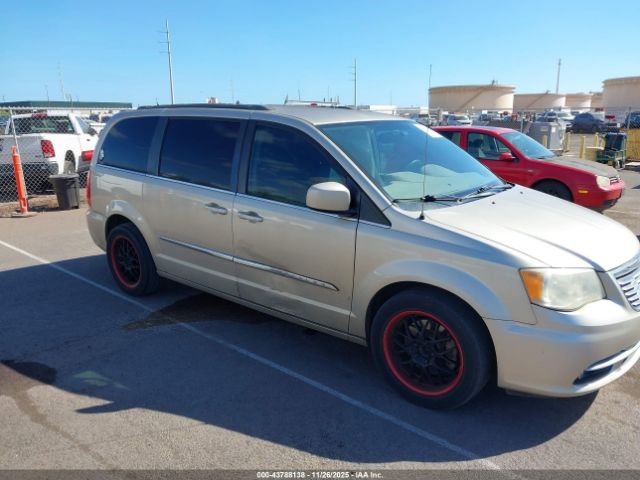 Chrysler Town & Country Touring Image 7