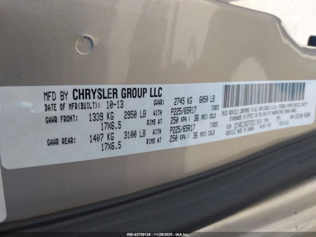 Chrysler Town & Country Touring Image 8