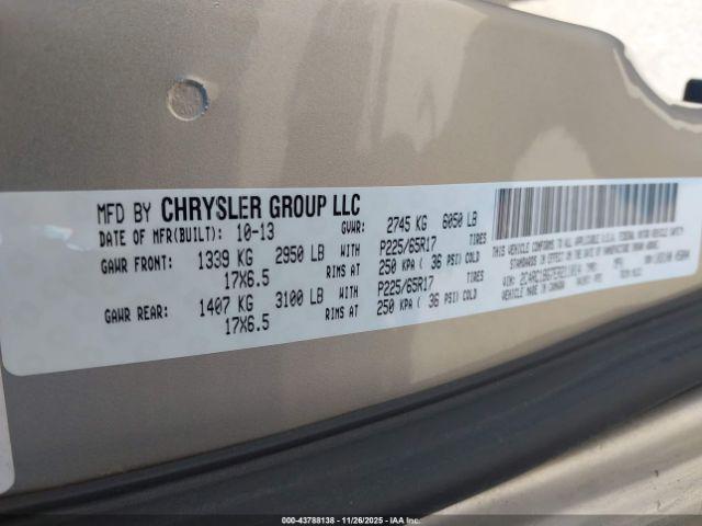 Chrysler Town & Country Touring Image 8