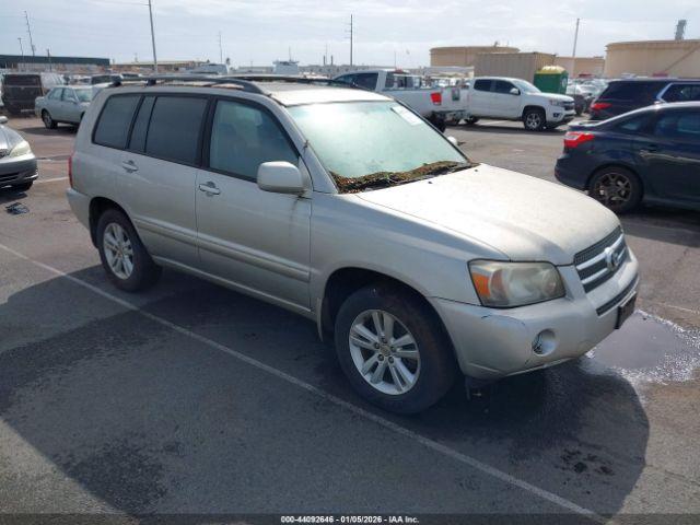  Salvage Toyota Highlander