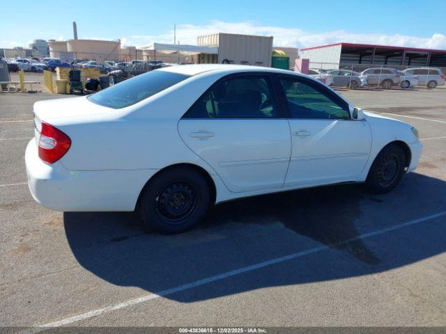 Toyota Camry Image 7