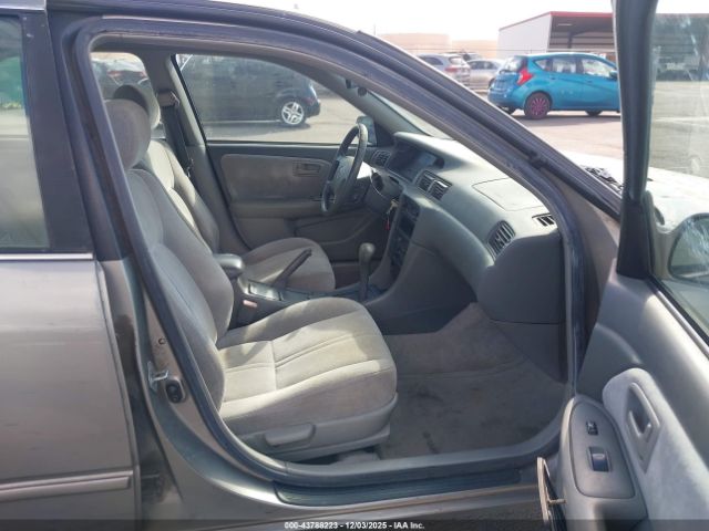 Toyota Camry Image 7