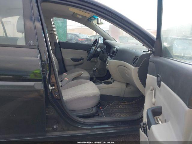 Hyundai ACCENT Gls Image 2