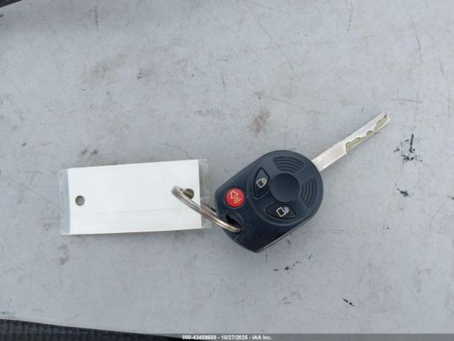 Ford Escape S Image 8