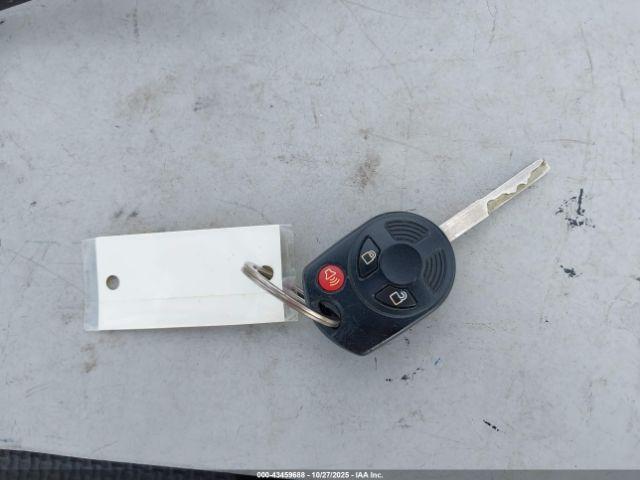 Ford Escape S Image 8