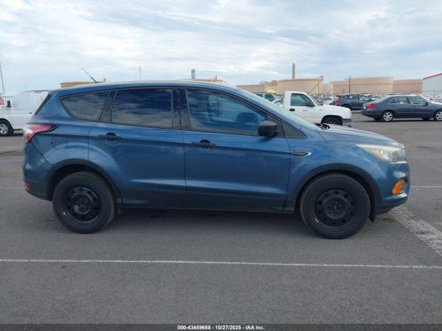Ford Escape S Image 10