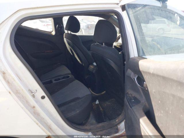 Hyundai VELOSTER 2.0 Image 8