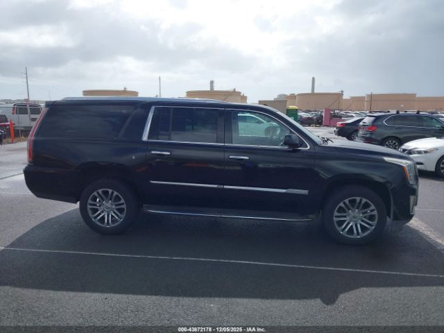 Cadillac Escalade Standard Image 2