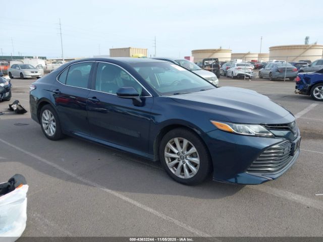 Toyota Camry Le Image 1