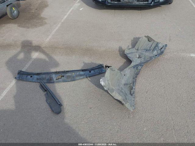 Toyota Camry Le Image 15