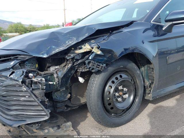 Toyota Camry Le Image 20