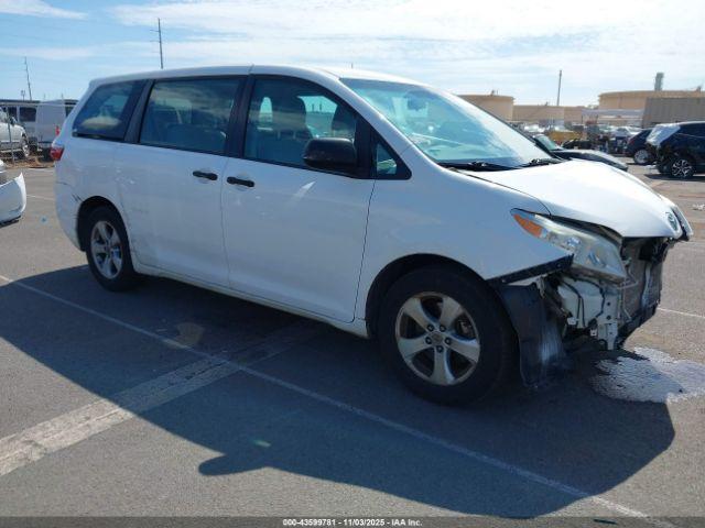  Salvage Toyota Sienna