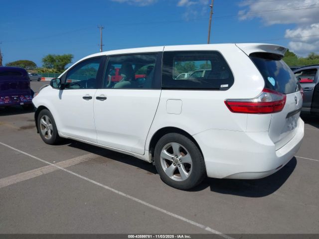 Toyota Sienna L 7 Passenger Image 2