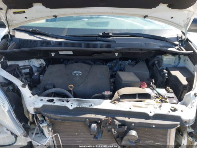 Toyota Sienna L 7 Passenger Image 12