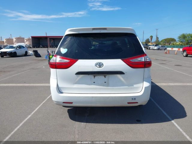 Toyota Sienna L 7 Passenger Image 11