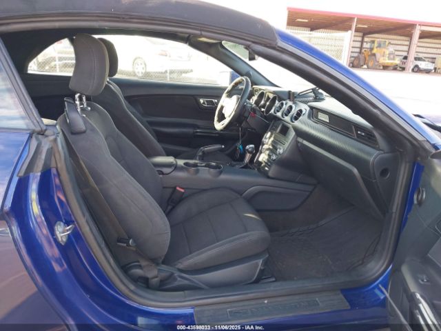 Ford Mustang V6 Image 9