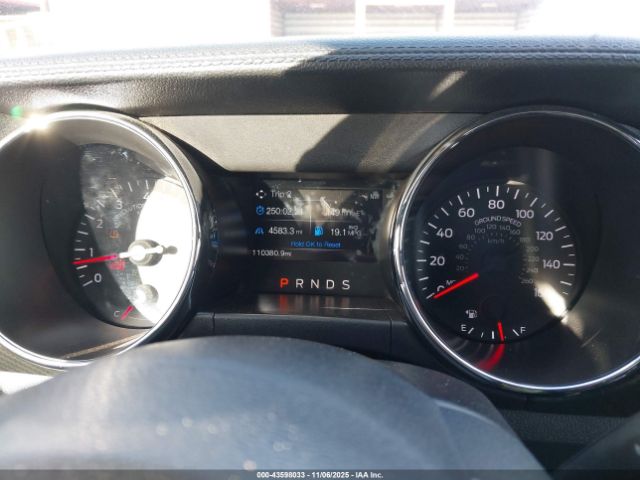 Ford Mustang V6 Image 17