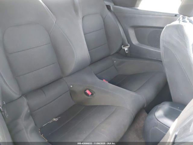 Ford Mustang V6 Image 4