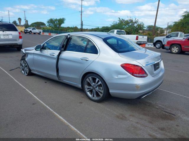 Mercedes-Benz C-Class Image 17