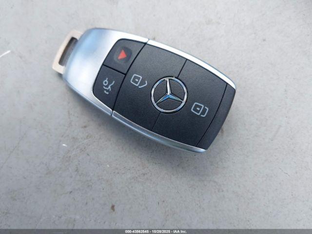 Mercedes-Benz C-Class Image 7