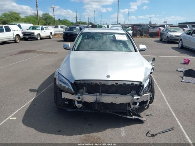 Mercedes-Benz C-Class Image 8