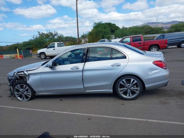 Mercedes-Benz C-Class Image 11