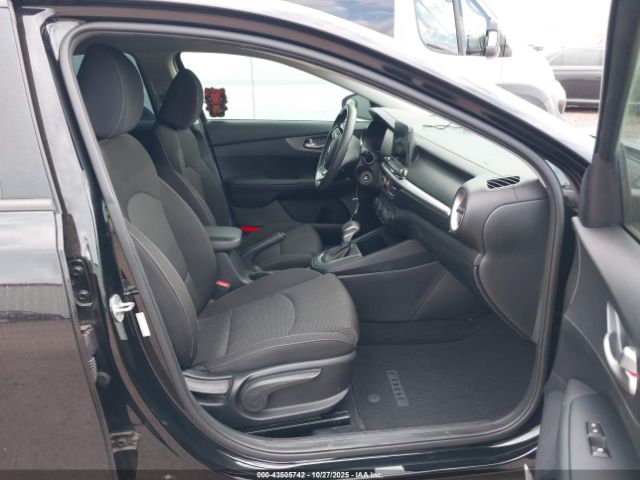 Kia Forte Lxs Image 2