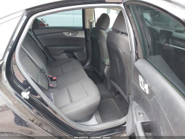 Kia Forte Lxs Image 12