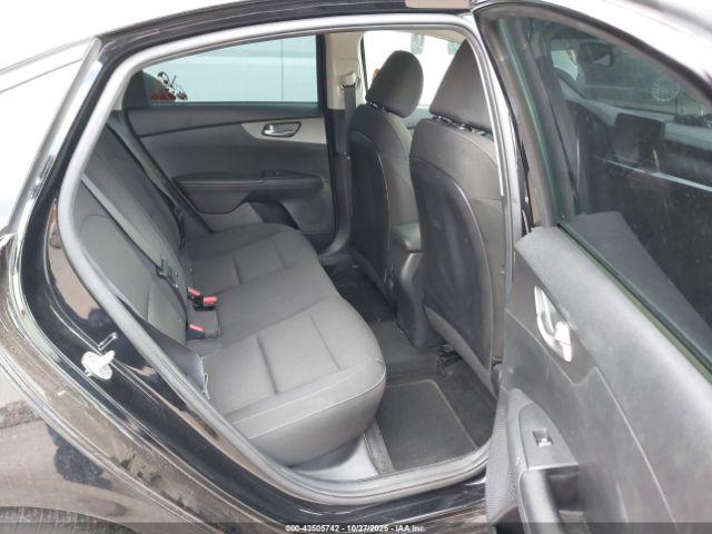 Kia Forte Lxs Image 12