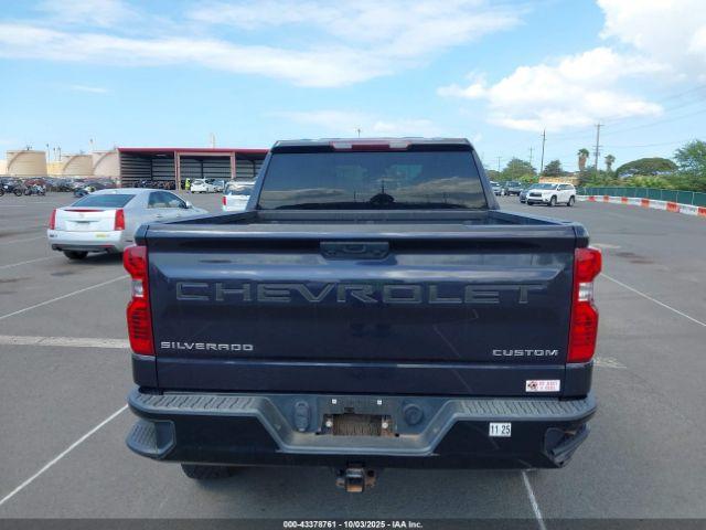Chevrolet Silverado 1500 4wd  Short Bed Custom Trail Boss Image 16