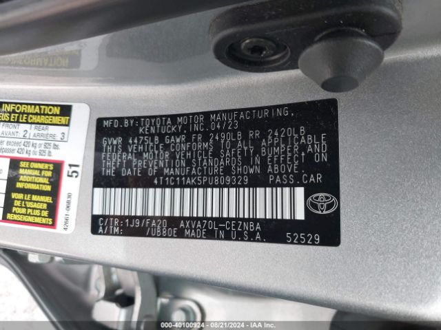 Toyota Camry Le Image 8