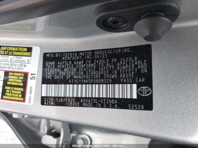 Toyota Camry Le Image 8